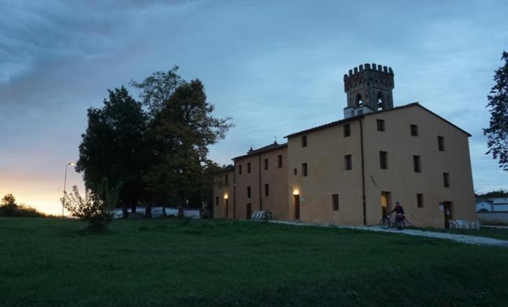 Hostal Badia Altopascio Zewnętrze zdjęcie
